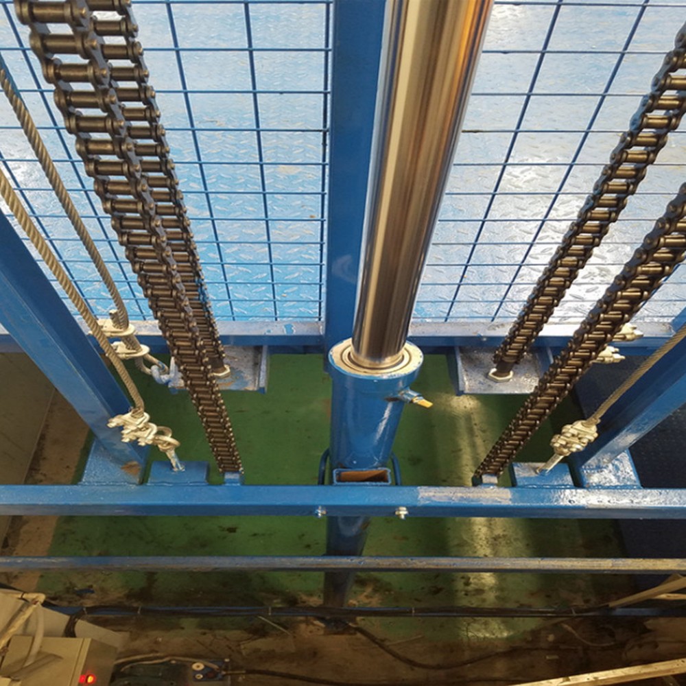 Goods lift hydraulic cylinder and lifting system