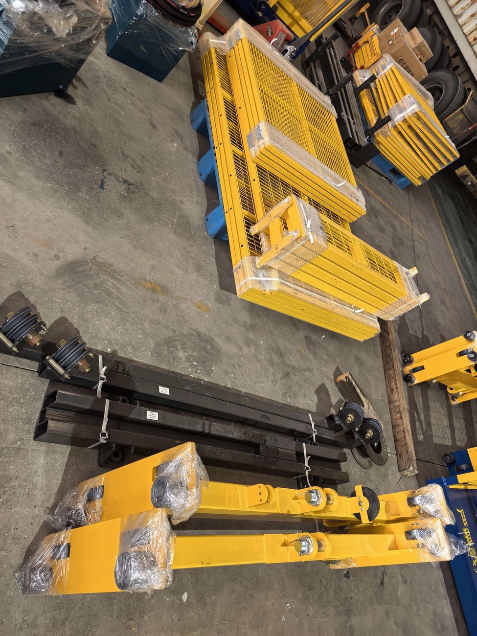 Goods lift packing before shipment
