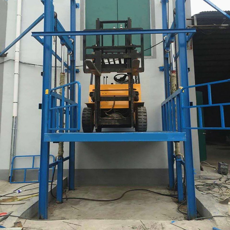 Goods lift project photo
